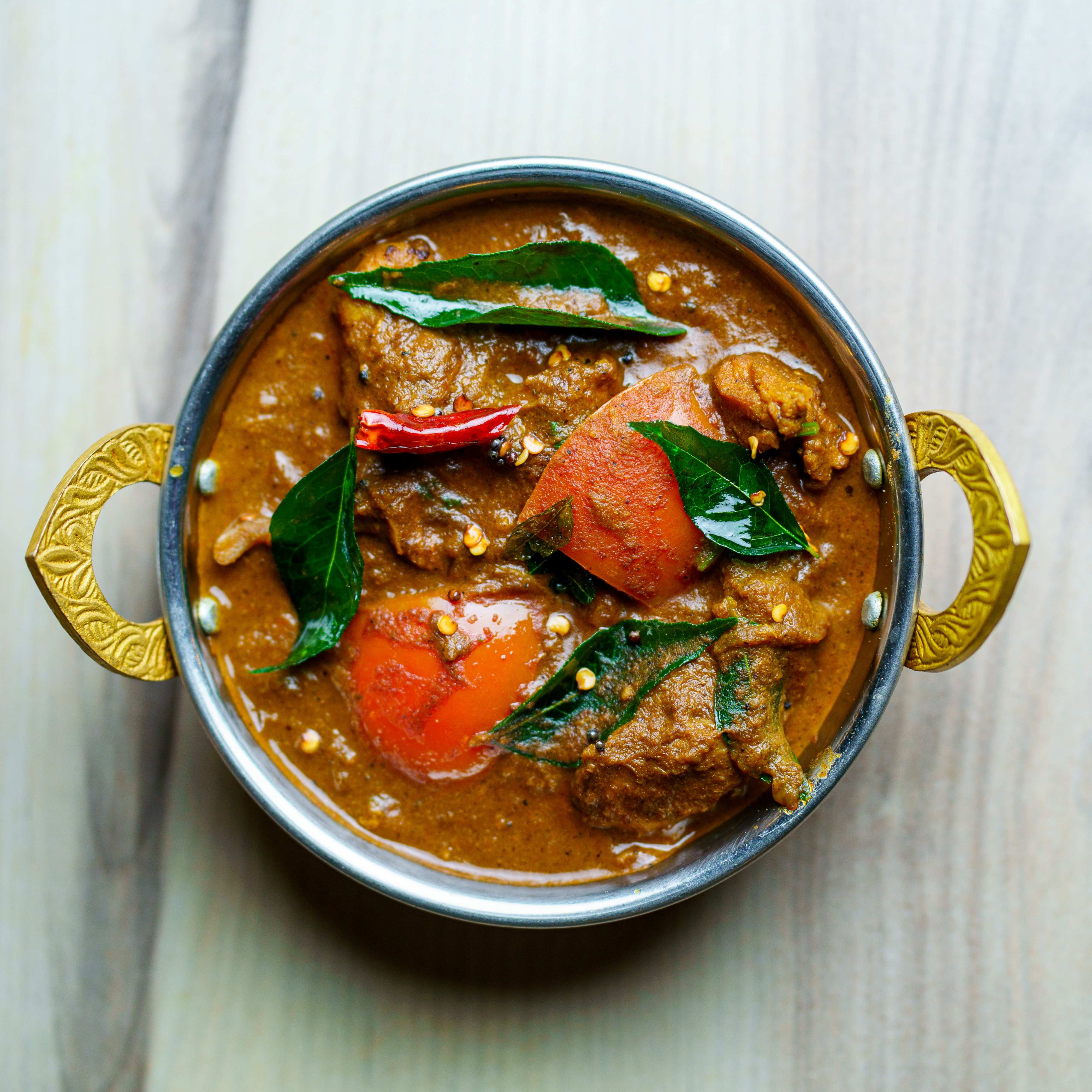 Varutharacha Chicken Curry